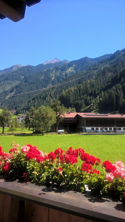 Haus Florian Apartment Mayrhofen Bagian luar foto
